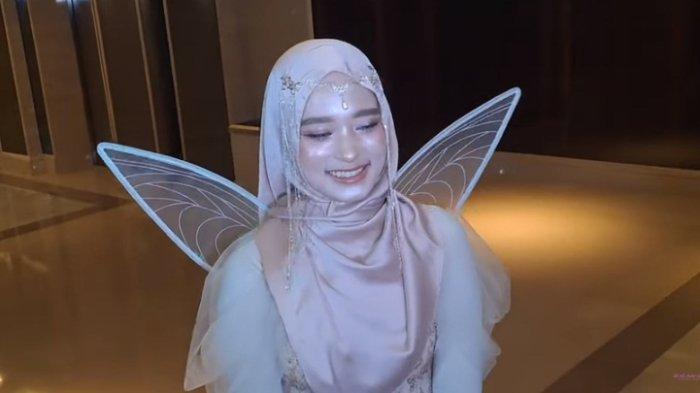 Inara Rusli tampil cantik pakai outfit kupu-kupu