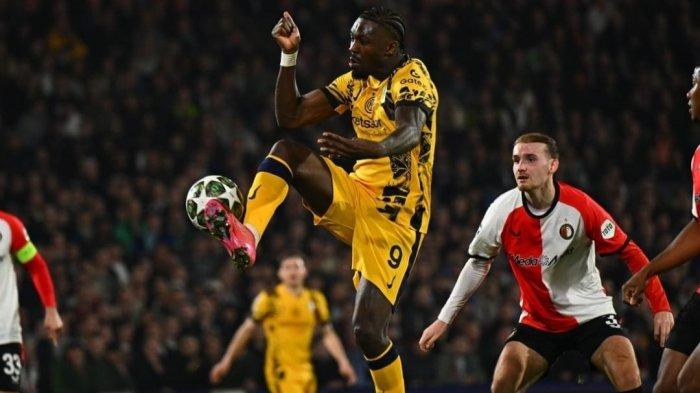 LIGA CHAMPIONS - Duel pemain Inter Milan dan Feyenoord. Kedua tim akan kembali bertemu dalam pertandingan leg kedua babak 16 besar Liga Champions malam ini, Rabu (12/3/2025) dini hari.