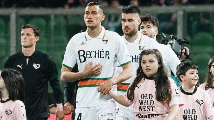 Jay idzes di Venezia, mereka akan menghadapi Palermo di Play off promosi Serie B malam ini.