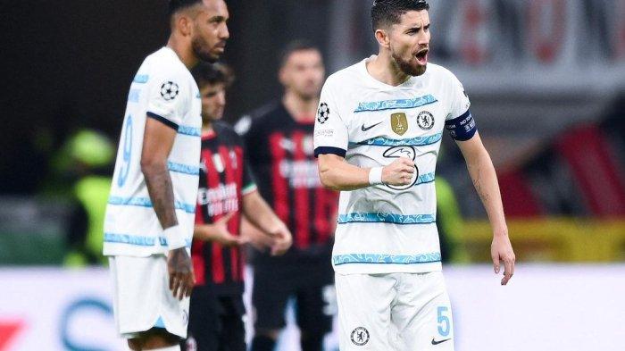 Jorginho selebrasi usai cetak gol ke gawang AC Milan di Liga Champions