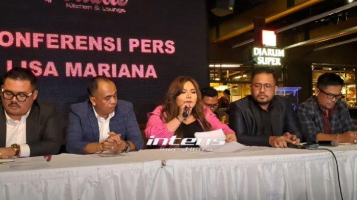 Lisa Mariana angkat bicara soal hubungannya dengan Ridwan Kamil dalam jumpa pers yang digelar di Kelapa Gading, Jakarta Utara, Jumat (11/4/2025).