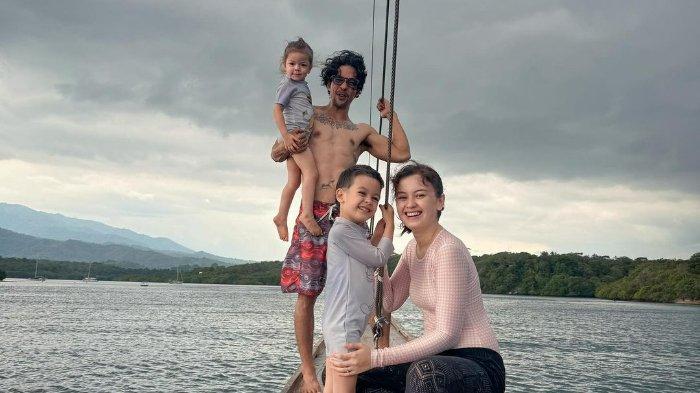 Keluarga Kimberly Ryder dan Edward Akbar