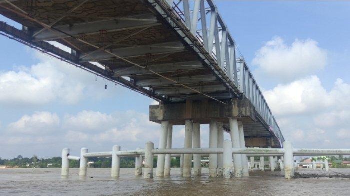 Kondisi Jembatan Aurduri I Masih Rusak Pasca Ditabrak Tongkang Batu Bara