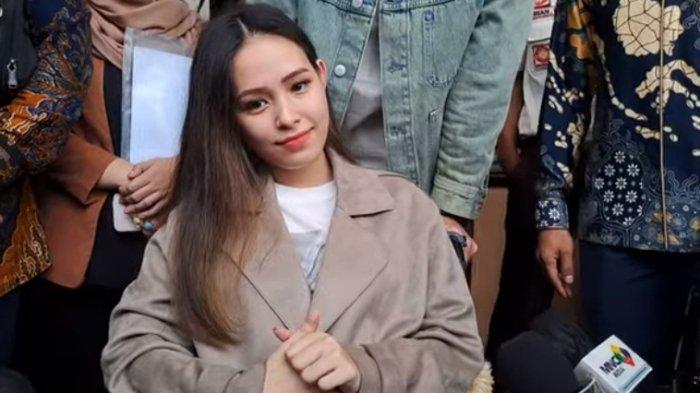 Lady Nayoan Rujuk dengan Rendy Kjaernett