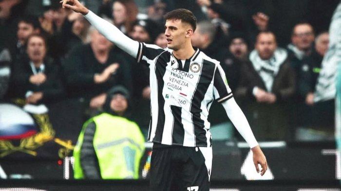 TRANSFER PEMAIN - Lorenzo Lucca, bintang muda Udinese yang diminati AC Milan.