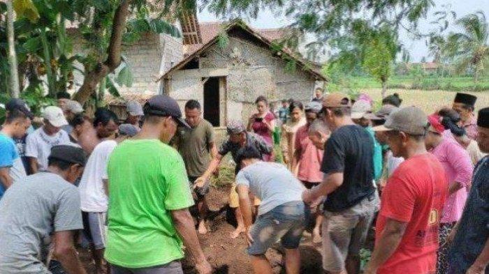 Makam Belum Sehari Dibongkar Warga