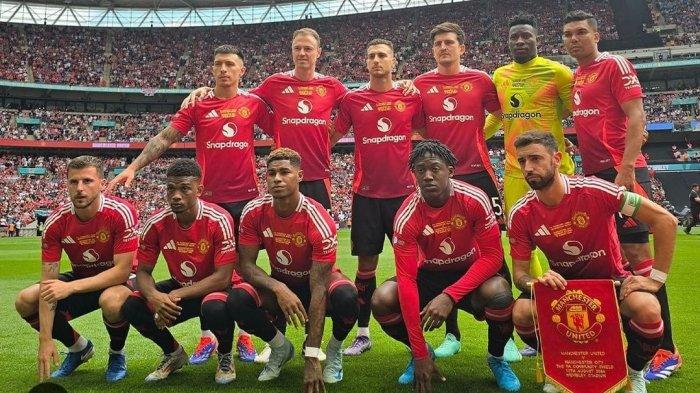 Manchester United akan menjamu Fulham di Liga Premier Inggris malam ini.