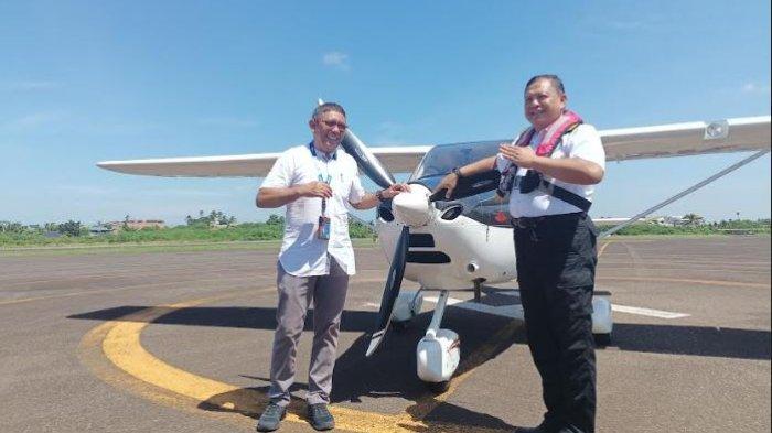 Kurang lebih 3.5 jam, Kepala Badan Nasional Pencarian dan Pertolongan Marsekal Madya TNI Henri Alfiandi piloti pesawat menuju Jambi.