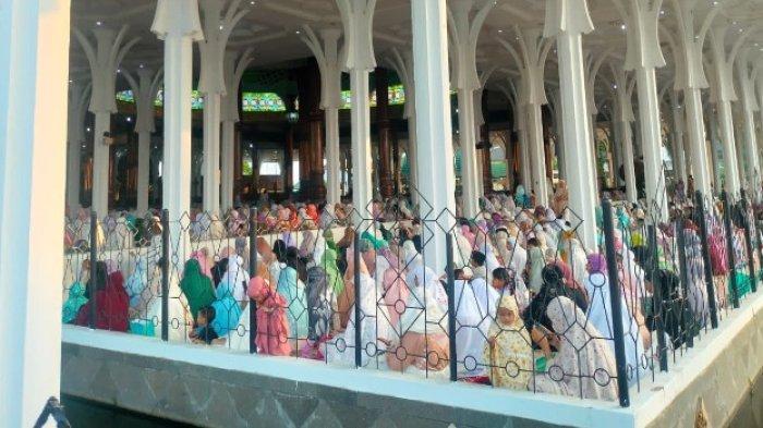 Ribuan jamaah Salat Idul Adha 1444 Hijriah di Masjid Agung Al Falah, Kota Jambi pada Kamis (29/6/2023) pagi.