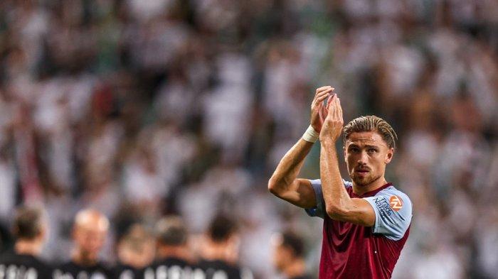 Matty Cash di Aston Villa
