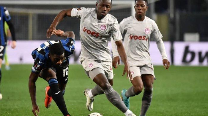 Mohamed Camara, Gelandang Olympiacos yang jadi favorit mengisi kekosongan lini tengah AS Roma
