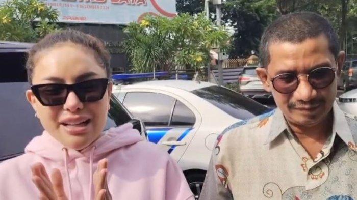 BAHAGIA - Nikita Mirzani sangat bahagia karena Lolly Sudah ada pacar baru, hal itu diungkapkan Niki dilansir dari YouTube SelebTubeTV, Rabu (12/2/2025).