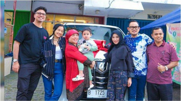 Oma Gala Sky dapat reward mobil alphard dari Shandy Purnama Sari