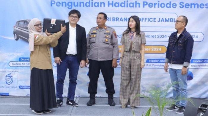 Pembukaan segel laptop Undian Panen Hadiah Simpedes periode 1 tahun 2024