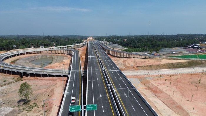 Penampakan ruas Tol Baleno atau Tol Sesi III Bayung Lencir-Tempino (Sumsel-Jambi), saat diambil menggunakan drone.