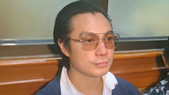 Penampilan Baim Wong Hadiri Sidang Cerai Perdana