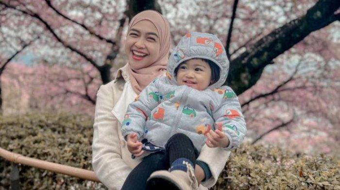 Ria Ricis dan Moana saat Liburan ke Jepang