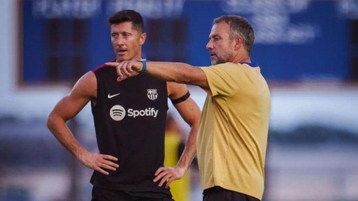 Robert Lewandowski dan Hansi Flick di Barcelona