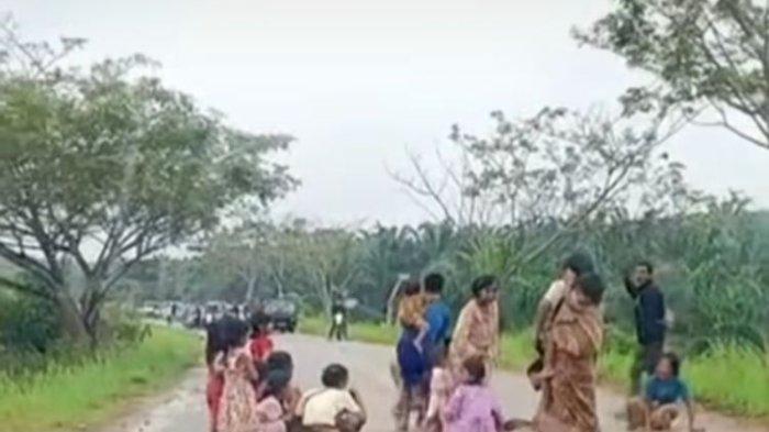 SAD diduga melakukan pemblokiran jalan karena keluarganya meninggal dunia