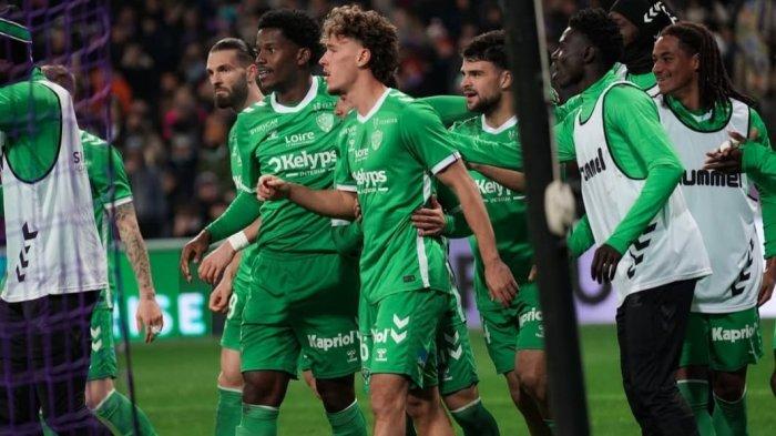 Saint-Etienne akan menjamu Reims dalam pertandingan Ligue 1 pada Sabtu (4/1/2025) malam.