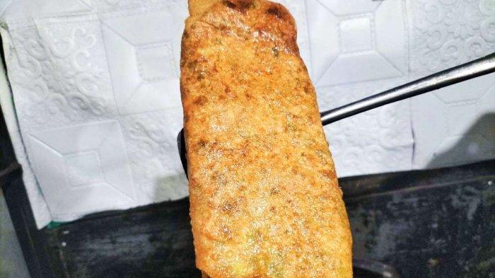 Sensasi Makan Martabak Telur Bandung 89 Maskur Joyo dengan Cuko dan Acar