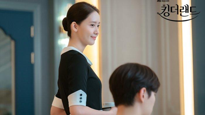 Sinopsis King The Land Episode 13