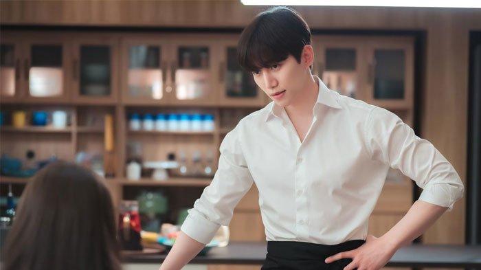 Sinopsis King The Land Episode 9
