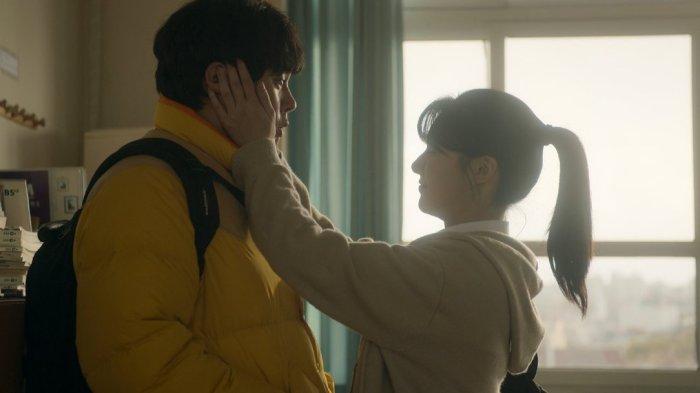 Sinopsis Moving Episode 15