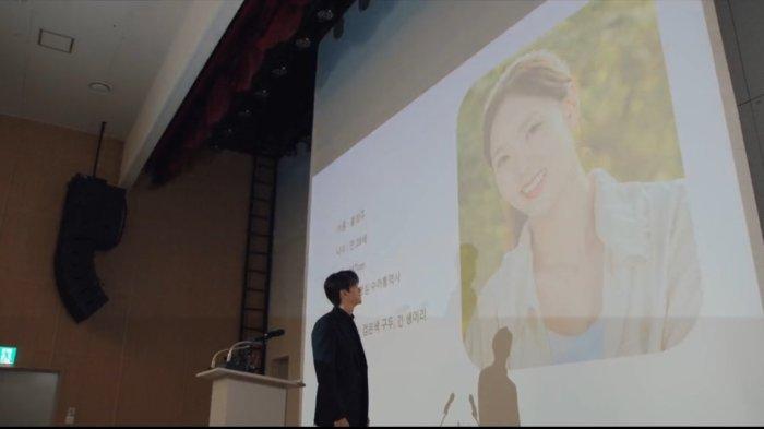 Sinopsis When the Phone Rings Episode 11