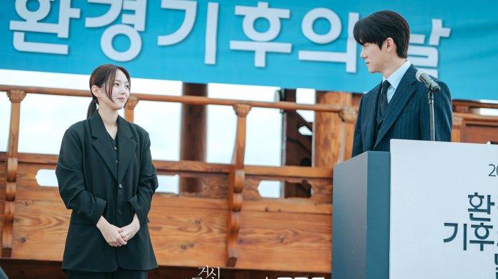 Sinopsis When the Phone Rings Episode 9