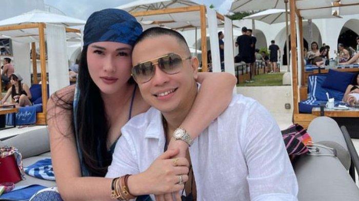 Stevie Agnecya dan suaminya