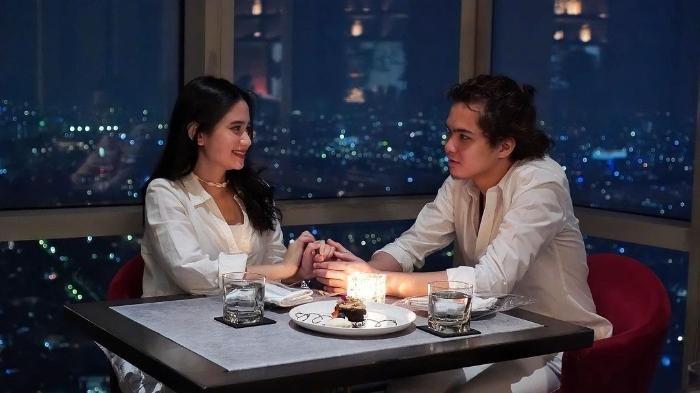 Bungsu dari Maia Estianty dan Ahmad Dhani itu mengaku telah meminta izin kepada Al Ghazali dan El Rumi untuk menikah lebih dulu.