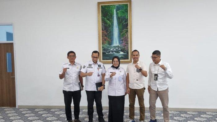Pemred Tribun Jambi dan GM Bisnis Tribun Jambi bersilaturahmi ke Penjabat Wali Kota Jambi Sri Purwaningsih, Rabu (13/3/2024).