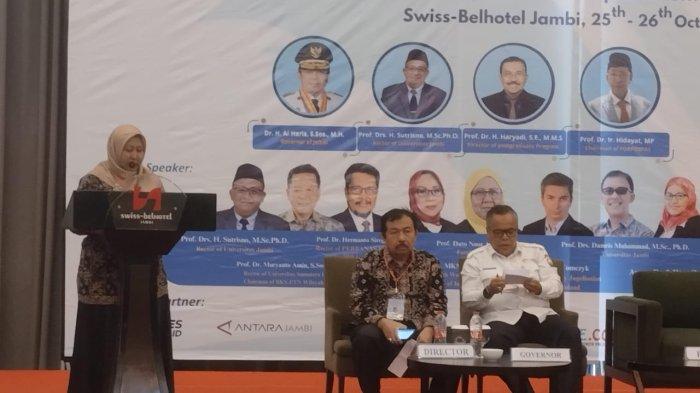 Dr Ummi Kalsum selaku Ketua panitia pelaksana