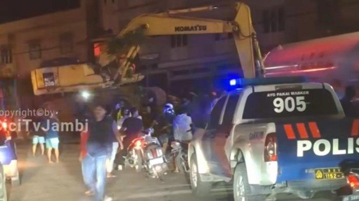 Viral di media sosial kecelakaan maut terjadi di tanjakan Simpang Rimbo, Kota Jambi, Senin malam (8/7/2024).