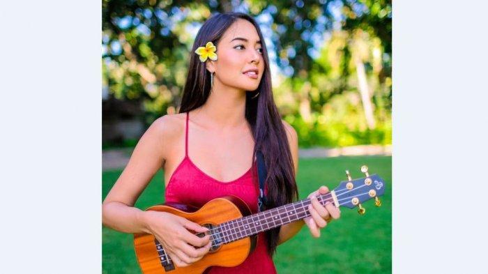 Aurelie Moeremans, artis Indonesia