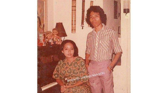 PELAWAK - Dono Warkop DKI dan istrinya.
