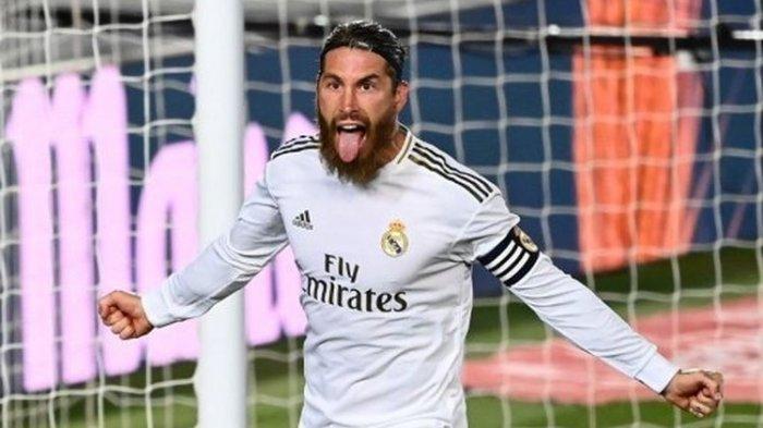 Kapten Real Madrid Sergio Ramos merayakan golnya ke gawang Getafe pada lanjutan pekan ke-33 Liga Spanyol di Stadion Alfredo Di Stefano, Jumat (3/7/2020) dini hari WIB.