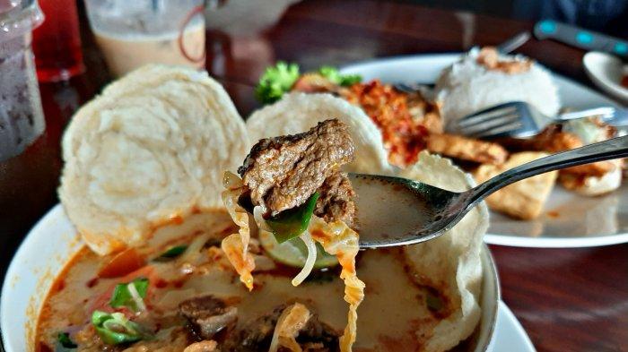 Soto tangkar di Nirwana Resto and Cafe.
