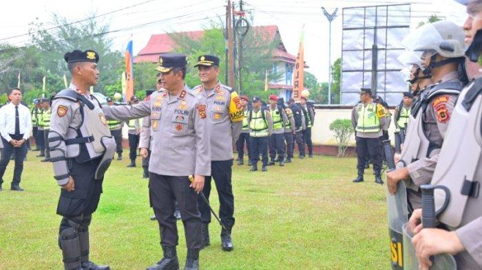 Kapolda Jambi Lakukan Pengecekan Pasukan dan Prasarana Dalam Pengamanan Pilkada di Polres Tanjabtim