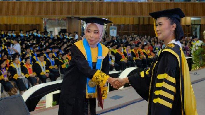 Wisuda Periode III Tahun 2024 UKSW, Rektor Intiyas Ajak 694 Lulusan Berdampak Bagi Bangsa