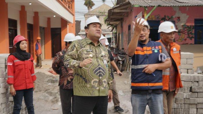 SEKOLAH RAKYAT - Bupati Blora Arief Rohman saat sidak bangunan gedung yang akan digunakan sebagai sekolah rakyat di Cepu, Blora, Kamis (26/6/2025).