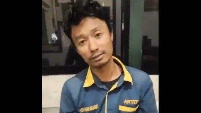 PENGEROYOKAN- Salah satu pelaku pengeroyokan terhadap seorang perwira TNI AL di Terminal Arjosari, Malang, Jawa Timur