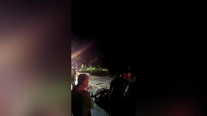 KECELAKAAN - Sebuah insiden kecelakan di jalan Ahmad Yani, Desa Sekapuk, Kecamatan Satui, Kabupaten Tanah Bumbu, Kalimantan Selatan, sebabkan dua orang pengendara meninggal dunia, Sabtu (12/7/2025). (BANJARMASIN POST/ISTIMEWA)