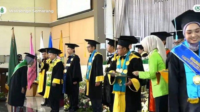Acara wisuda UIN Walisongo Semarang pada Rabu ( 8/11/2023) di Gedung Tgk Ismail Yaqub.