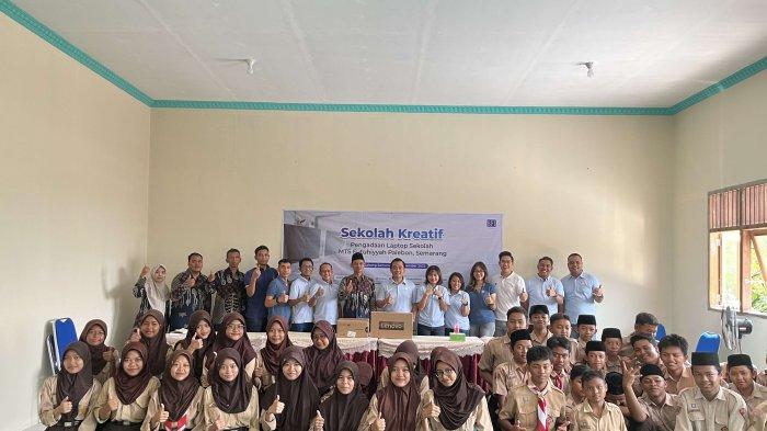 BFI Finance Salurkan Sejumlah Laptop dan Proyektor untuk Sekolah di Semarang