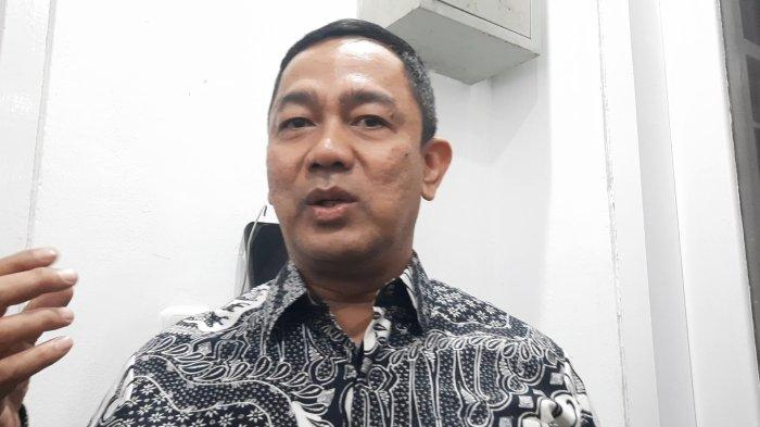 BUKA SUARA - Ketua DPC PDI Perjuangan Kota Semarang, Hendrar Prihadi buka suara soal eks Wali Kota Semarang, Hevearita Gunaryanti Rahayu atau Mbak Ita ditahan Komisi Pemberantasan Korupsi (KPK), Kamis (21/2/2025).; (TRIBUN JATENG / EKA YULIANTI FAJLIN)
