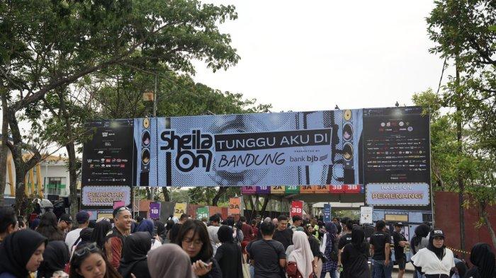 Bandung menjadi kota penutup dalam rangkaian konser Sheila on 7 di 5 kota bertajuk