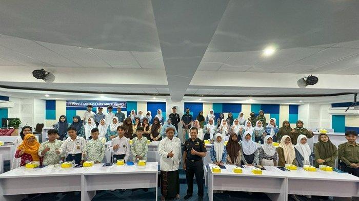 Sebagai bagian dari rangkaian acara Customs and Excise Festival for High School (CEFHS), Bea Cukai Tanjung Emas melakukan kegiatan Customs Goes to School dengan tujuan untuk mengedukasi siswa-siswi SMK Muhamadiyah 1 Semarang, Rabu (24/07/2024).