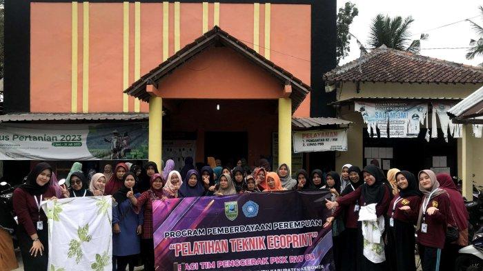Foto Bersama Ibu PKK